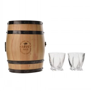 WHISKEY GLASSES 10 oz IN RUSTIC WOODEN CASK